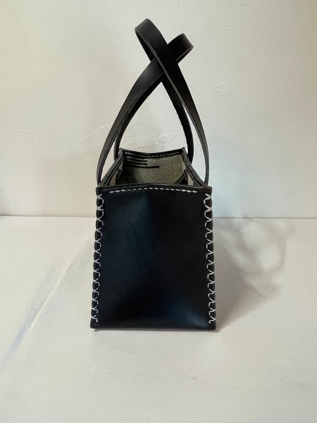 Bajada / Black lined