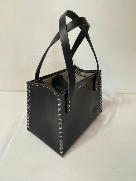 Bajada / Black lined